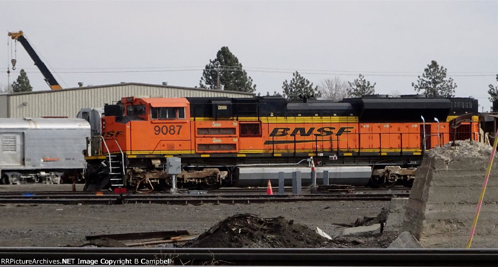 BNSF 9087